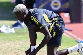 fenerbahcede-abdou-aziz-fall-kampa-katildi-sxXR7N13.jpg