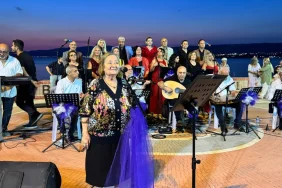 golcuk-belediyesi-konservatuvari-turk-sanat-muzigi-konseri-yogun-ilgi-gordu-iUUmsYKZ.webp