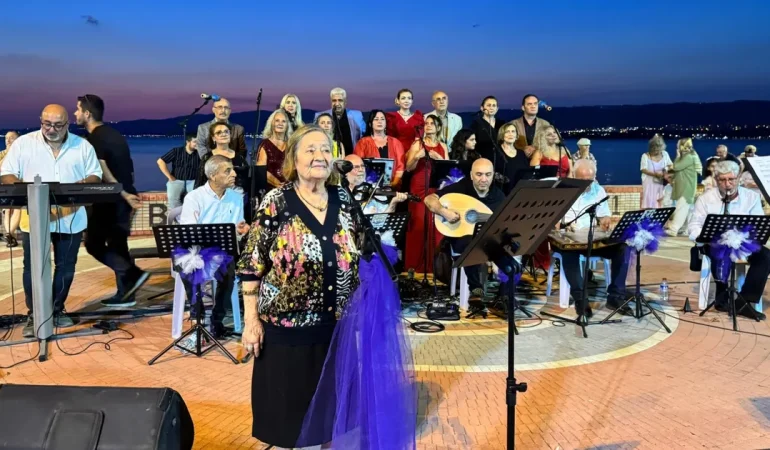 Gölcük Belediyesi Konservatuvarı Türk Sanat Müziği Konseri Yoğun İlgi Gördü