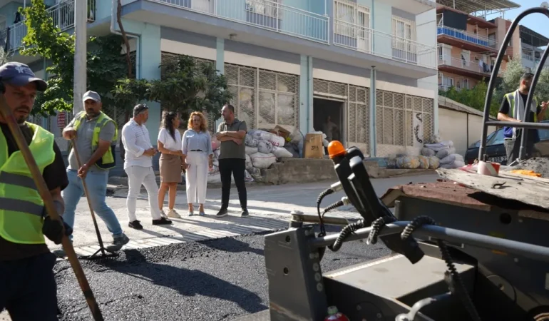 İzmir Bornova’da asfalt ve beton seferberliği