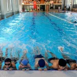 izmir-bornovada-yazin-ritmi-yuzme-havuzlarinda-atiyor-yIxh6GLq.webp
