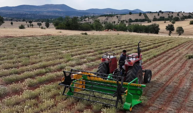 Konya Büyükşehir Belediyesi Kuraklıkla Mücadelede Çiftçiye Destek Sağlamaya Devam Ediyor