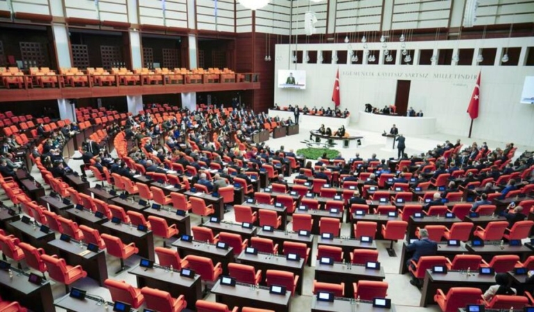 Mecliste Ekonomik ve Vergi Düzenlemeleri Üzerine Tartışmalar Sürüyor