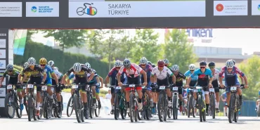 sakaryada-nefes-kesen-sampiyona-genc-pedallar-zirve-icin-yaristi-xLSzfquJ.webp
