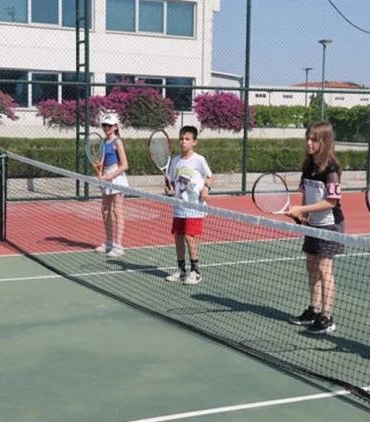 antalya-buyuksehir-belediyesinden-ucretsiz-tenis-kurslariyla-spora-davet-eNvKOyNr.jpg