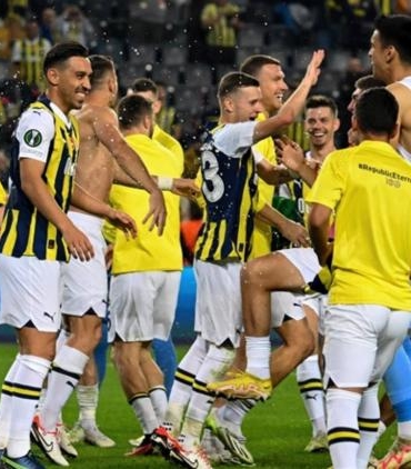 fenerbahcenin-ilk-11i-netlesti-benficada-kerem-akturkoglu-da-sahada-GRLEcgKP.jpg