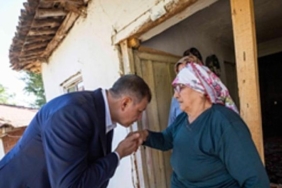 izmir-bb-baskani-tugay-yanginda-hayatini-kaybeden-sahinin-ailesini-ziyaret-etti-pELO5bwa.jpg
