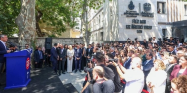 ozgur-ozel-imamoglu-yeni-kiz-yurduna-filiz-akinin-adini-verdi-ag1ZTWWy.jpg