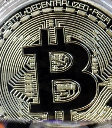 bitcoin-fiyatlari-dususte-abd-hisselerindeki-satis-ve-yatirimci-duyarliligi-etkili-1pblq8fp.jpg
