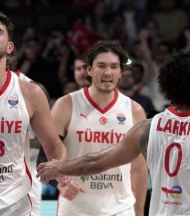 turkiyenin-isvec-ceyrek-finaline-yurumesi-a-milli-basketbol-takimi-son-16da-isveci-dusunuyor-EAlNzTQ5.jpg