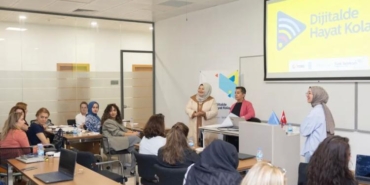dijitalde-hayat-kolay-81-ilde-15-bin-kadina-ulasmayi-hedefleyen-proje-mentorluk-ve-hibeyle-WwYSlifQ.jpg