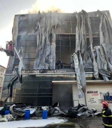 dilovasindaki-parfum-atolyesi-yanginiyla-ilgili-yeni-ifadeler-is-guvenligi-ve-denetim-sureclerinde-sikintilar-DhFSyITK.jpg