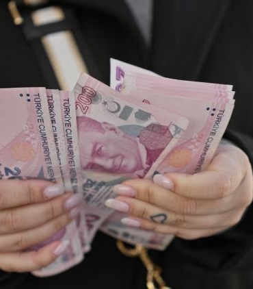 hsbc-turkiye-2025-icin-asgari-ucrette-20-artis-ve-2026-enflasyonkur-ongorusu-PdML4ixI.jpg