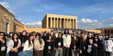 kucukcekmece-gencleri-anitkabirde-milli-bilinc-icin-bulustu-D9LDbxpA.jpg