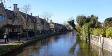 bourton-on-the-waterda-asiri-turizm-endisesi-koy-halki-ve-ziyaretciler-yasami-zorlastiriyor-kCPeS4Gz.jpg