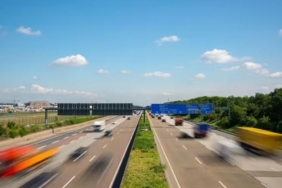 hamburgberlin-a24-sinirsiz-hizin-luksu-ve-guvenlik-riski-Mj2xKLNi.jpg