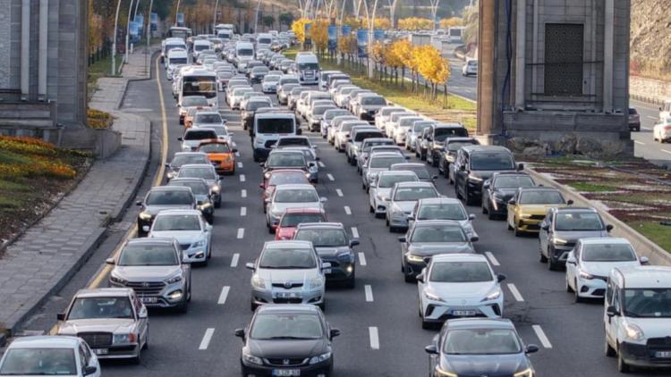 Kasım 2025 Otomobil Renk Tercihi ve TOGG’un Pazar Payı: Türkiye’de 33 Milyonun Üzerinde Trafikte Araç