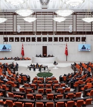meclisteki-cifte-maas-tartismasi-ve-tasarruf-onerisi-sakiktan-dikkat-ceken-itiraf-GFwiLCvO.jpg
