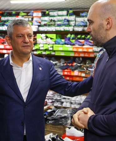 Özgür Özel Rize'de Selden Zarar Gören Esnafı Ziyaret Etti