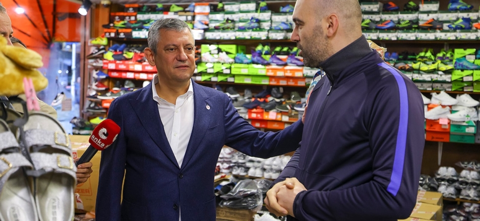 Özgür Özel Rize'de Selden Zarar Gören Esnafı Ziyaret Etti