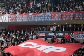 Ümit Uysal Kılıçdaroğlu'nun Yarışmaması Durumunda CHP Genel Başkanlığına Aday Olacağını Duyurdu