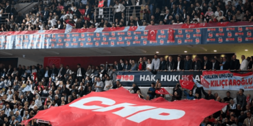 Ümit Uysal Kılıçdaroğlu'nun Yarışmaması Durumunda CHP Genel Başkanlığına Aday Olacağını Duyurdu