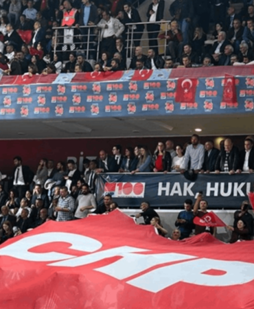 Ümit Uysal Kılıçdaroğlu'nun Yarışmaması Durumunda CHP Genel Başkanlığına Aday Olacağını Duyurdu
