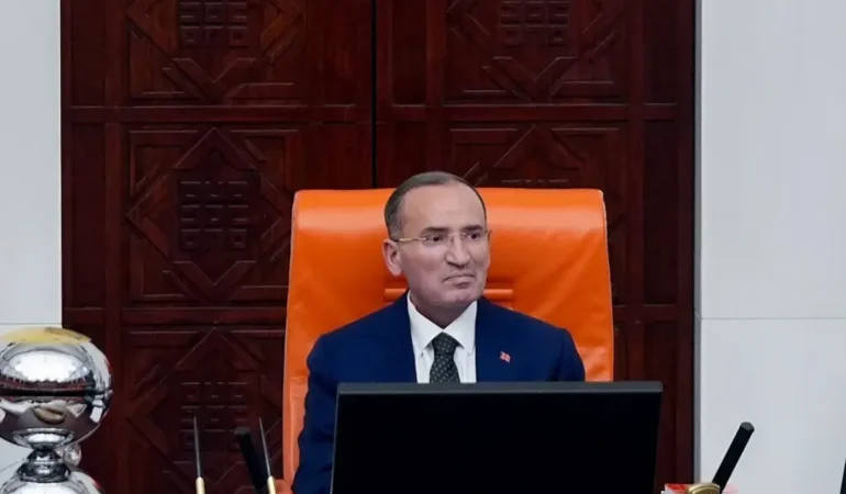 Bekir Bozdağ Sağlık Sorunları Nedeniyle TBMM Başkanvekilliği Görevinden Ayrıldı