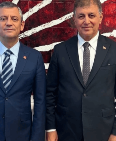 YENİ Partili Ali Mahir Başarır Cemil Tugay'ın AKP'ye Geçişini Eleştirdi
