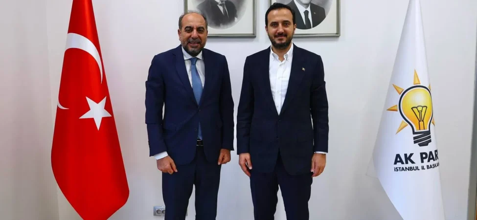 AKP’nin desteklediği adayı 6 oy farkla yenen İstanbul 2 Nolu Baro Başkanı Rıza Saka, AKP İstanbul İl Başkanlığını ziyaret etti. Saka, baronun Cumhurbaşkanı Erdoğan’ın iradesiyle kurulduğunu belirtti. Rakibi Ali Kasım Tuna, itirazlarının reddedildiğini açıklayarak Saka’yı tebrik