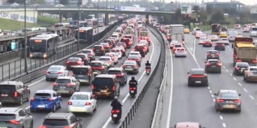 İstanbul'da Pazartesi Sabahı Trafik Yoğunluğu Anadolu Yakasında Yüzde 78'e Dayandı